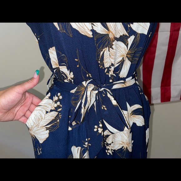 Belongsci Romper NEVER WORN - Picture 4 of 11